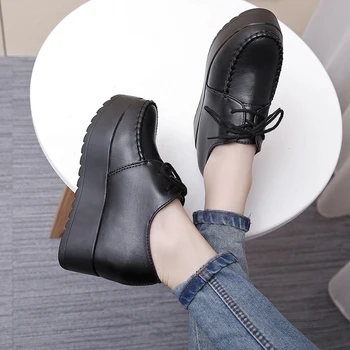 2019. gada Pavasarī Jaunu korejiešu Modes Sieviešu Dzīvoklis kurpes Melnā un baltā Bieza-soled platformas kurpes Ikdienas apavi Palielināt Apavi