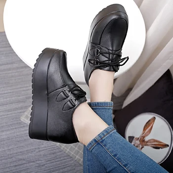2019. gada Pavasarī Jaunu korejiešu Modes Sieviešu Dzīvoklis kurpes Melnā un baltā Bieza-soled platformas kurpes Ikdienas apavi Palielināt Apavi