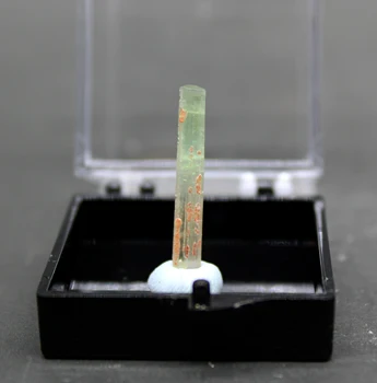 Dabas Brazīlijas turmalīns minerālu kristālu paraugi akmeņiem un kristāliem kvarca kristāli kastes izmērs 3.4 cm