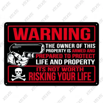 Man Ir Ieroči Smieklīgi Brīdinājuma Zīmi, Metāla Zīmju Skārda Zīme, Sienas Dekori Cilvēks Ala Vistas Coop Nav Trespassing Zīme