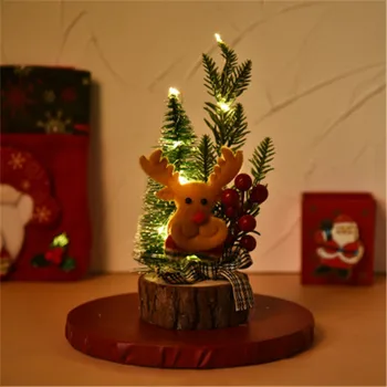 Miniatūras Ziemassvētku Eglīte Ar Gaismu Uz Koka Apakšas Un Galda Topi Dekorēti Ar Mazo Eglīšu Rotājumi KK06