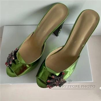 Seksīgā Crystal Puses-formas Puse Sandales Sieviešu Zaļš Lakādas Peep Toe sandales ar siksniņām Skrejceļa Mūļu Dimanta augstpapēžu kurpes Sievietēm 12841