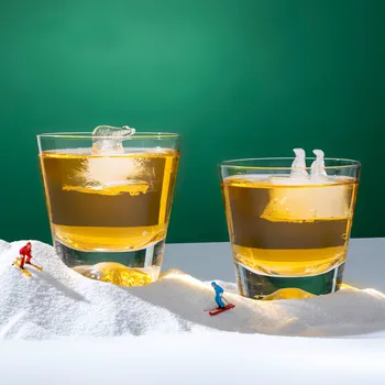 Self-made ice cube pelējuma ledus kastē silikona leduslācis pingvīns dzīvnieku ice cube pelējuma viskiju dzert ledus kuba box